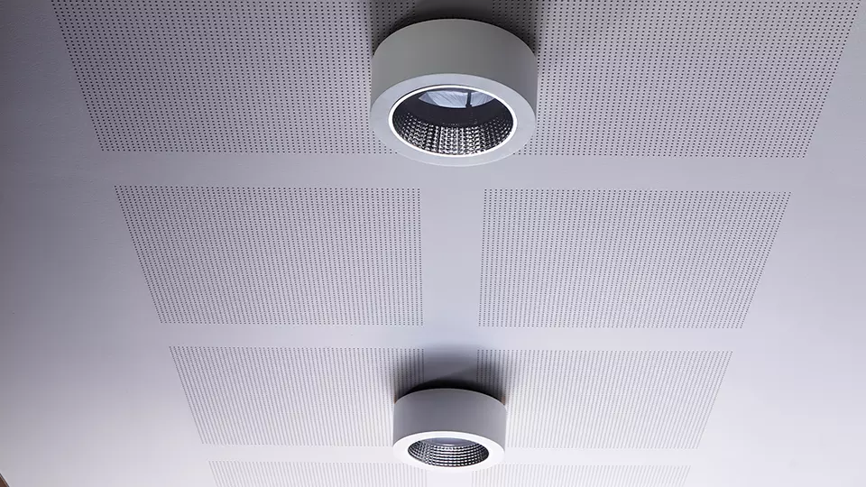 Light integration in the ceiling